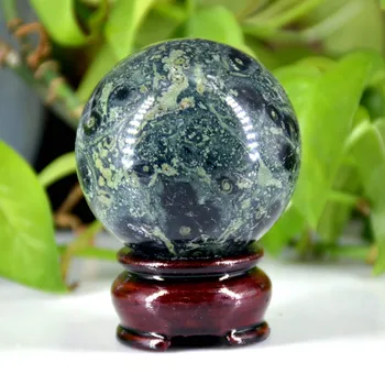 Natūralus žaliasis povas akmens krištolo rutulį akmens gražaus namo, dekoratyviniai rutuliai stalas feng shui terapijos kamuolys