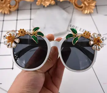 Naujas Baroko mados akiniai nuo saulės moterims aukštos kokybės dizaino kalnų krištolas brangakmenių gėlių saulės akiniai moterims gėlės kristalų accessories
